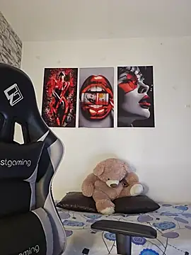 Snapshot of Antonella2_m chatting on 11/28/25, 01:25 Antonella2 m online show from 11/28/25, 01:25