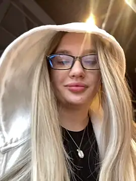 Holly Molii online show from 01/12/25, 08:14