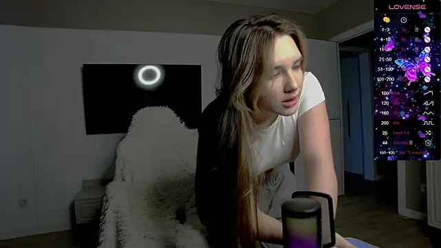 Holly Molii online show from 11/23/25, 07:08