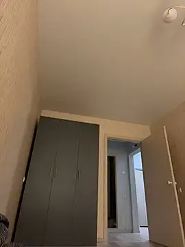 Holly Molii online show from 04/18/26, 02:15