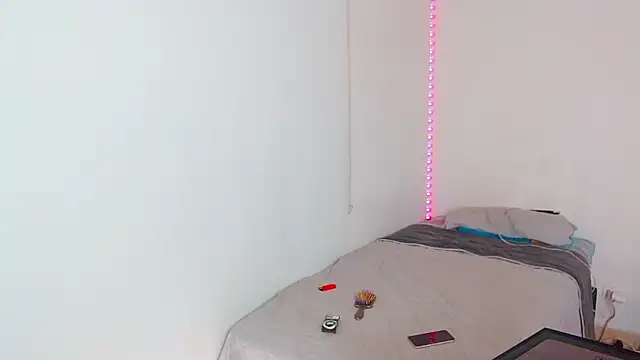 ChristinaSaphier online show from 02/07/25, 04:14