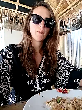 Snapshot of Alexvit2616 chatting on 02/08/25, 06:33 Alexvit2616 online show from 02/08/25, 06:33