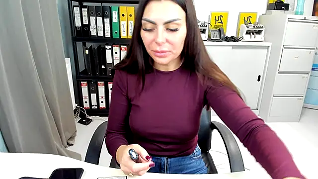 kilenyapatrice online show from 11/18/25, 02:21