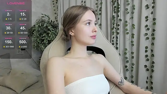 mell milles online show from 11/06/25, 03:02