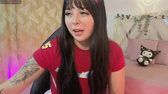 hina tay online show from 04/18/26, 03:32