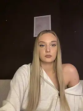 Snapshot of Alisa_Rise chatting on 02/23/25, 07:38 Alisa Rise online show from 02/23/25, 07:38