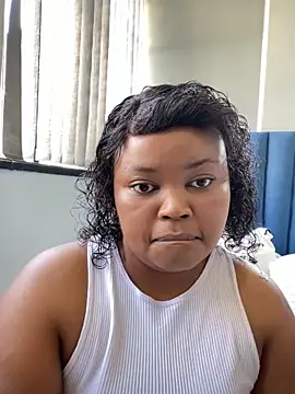 Curveysinaa online show from 02/02/26, 08:35