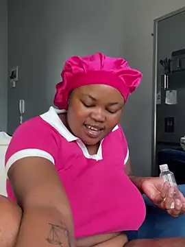 Curveysinaa online show from 02/24/26, 06:00