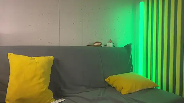 Snapshot of __2sya__ chatting on 12/10/24, 01:33 2sya online show from 12/10/24, 01:33