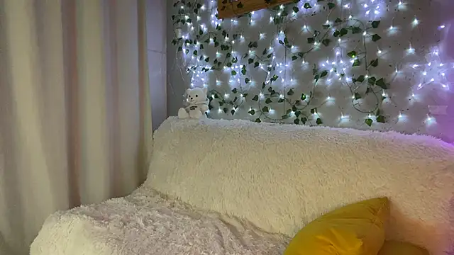 Snapshot of __2sya__ chatting on 02/03/25, 01:30 2sya online show from 02/03/25, 01:30