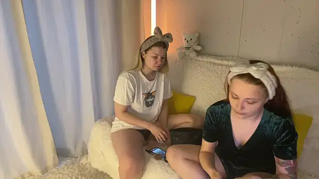 Snapshot of __2sya__ chatting on 02/25/25, 02:44 2sya online show from 02/25/25, 02:44