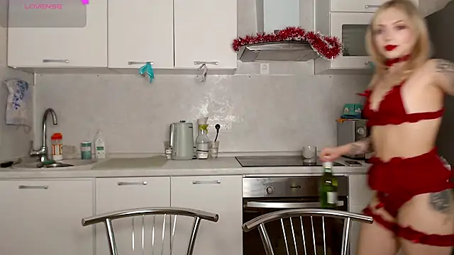 Red  Candy online show from 12/31/24, 01:52