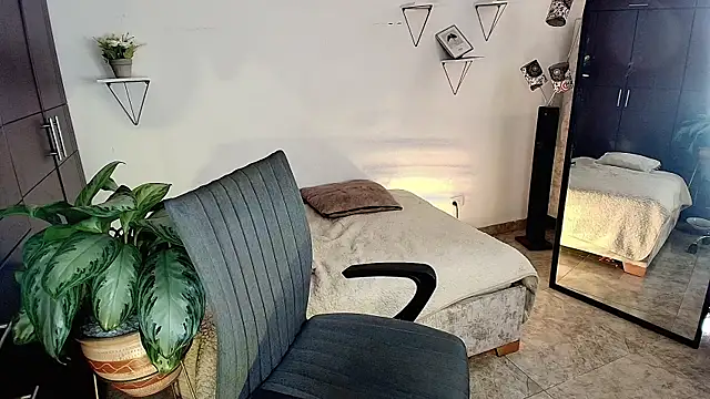 mariana cruzz online show from 07/27/26, 04:25