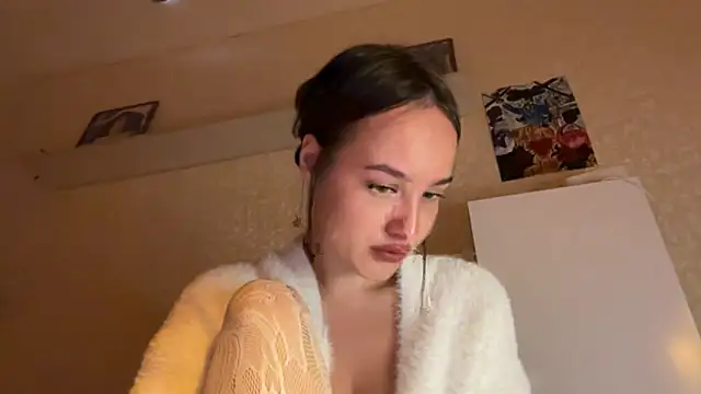 Snapshot of milkyWeyy chatting on 09/18/25, 06:43 milkyWeyy online show from 09/18/25, 06:43