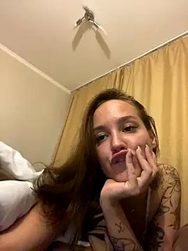 Snapshot of milkyWeyy chatting on 09/27/25, 06:24 milkyWeyy online show from 09/27/25, 06:24