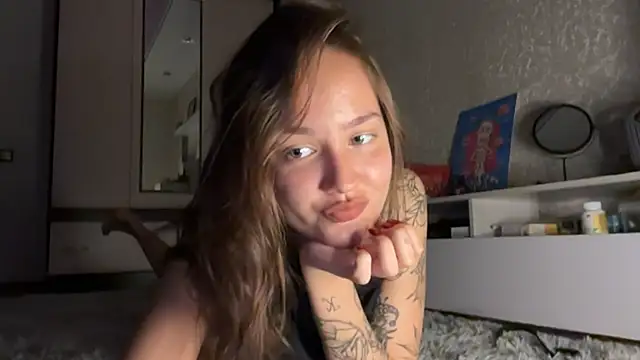 Snapshot of milkyWeyy chatting on 10/10/25, 06:18 milkyWeyy online show from 10/10/25, 06:18