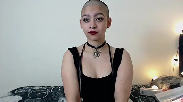 Bitsy Messy online show from 12/20/24, 07:44