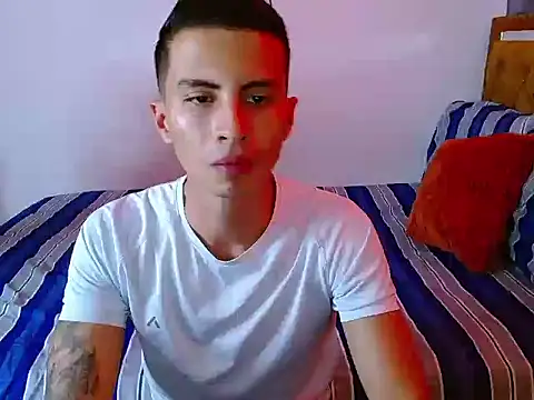 Snapshot of Velk_hot chatting on 06/05/26, 06:35 Velk hot online show from 06/05/26, 06:35