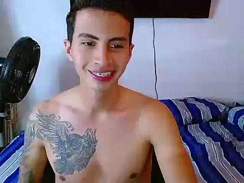 Snapshot of Velk_hot chatting on 07/03/26, 02:56 Velk hot online show from 07/03/26, 02:56