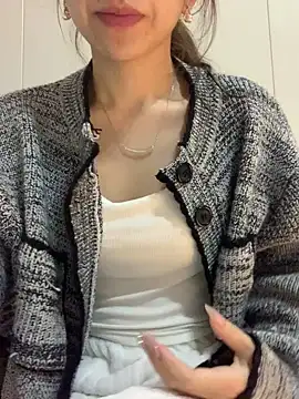 Snapshot of Aimeil chatting on 12/07/24, 03:25 Aimeil online show from 12/07/24, 03:25