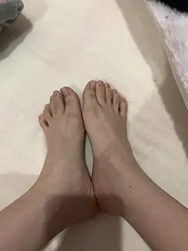 Snapshot of Aimeil chatting on 12/10/24, 03:44 Aimeil online show from 12/10/24, 03:44