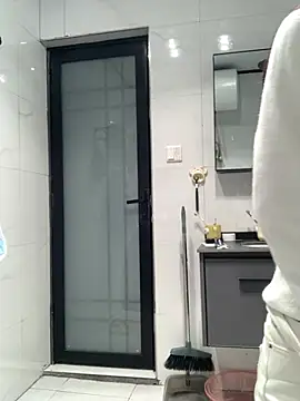 Snapshot of Aimeil chatting on 12/25/24, 05:58 Aimeil online show from 12/25/24, 05:58