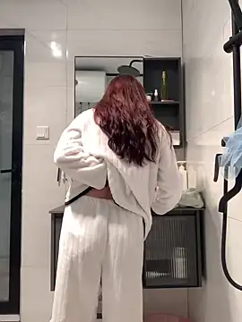 Snapshot of Aimeil chatting on 03/09/25, 04:55 Aimeil online show from 03/09/25, 04:55