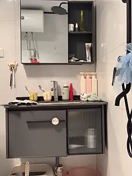 Snapshot of Aimeil chatting on 03/14/25, 03:14 Aimeil online show from 03/14/25, 03:14