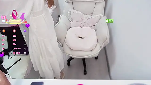Snapshot of Feifei-cn chatting on 06/12/26, 12:20 Feifei-cn online show from 06/12/26, 12:20