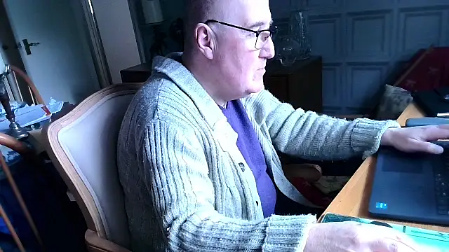 Adamdaddybear online show from 02/18/25, 01:55