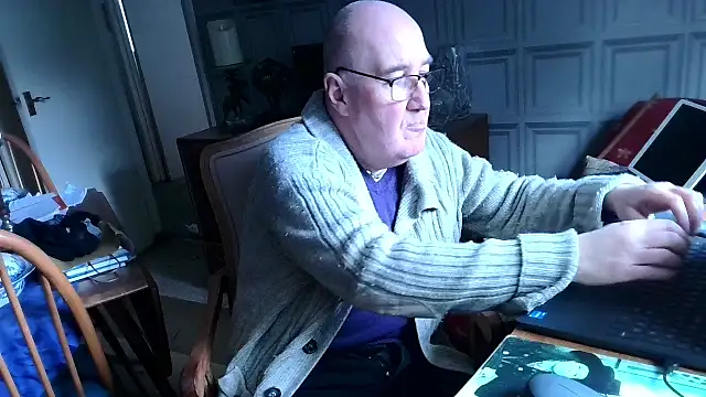 Adamdaddybear online show from 02/19/25, 12:22