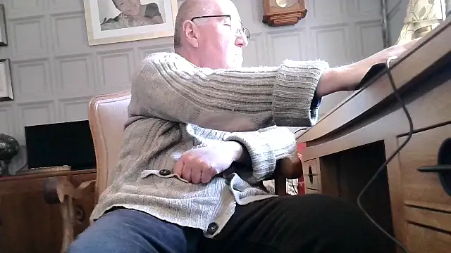 Adamdaddybear online show from 03/01/25, 01:40