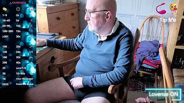 Adamdaddybear online show from 10/05/25, 01:20