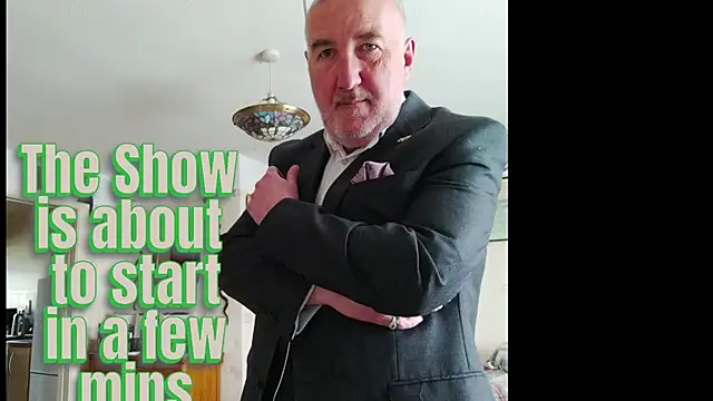 Adamdaddybear online show from 12/17/25, 08:20