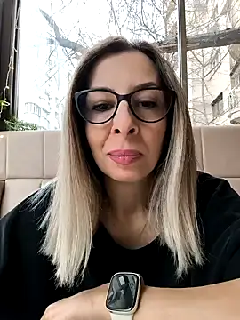 Snapshot of SukyGirl chatting on 01/03/25, 11:35 SukyGirl online show from 01/03/25, 11:35