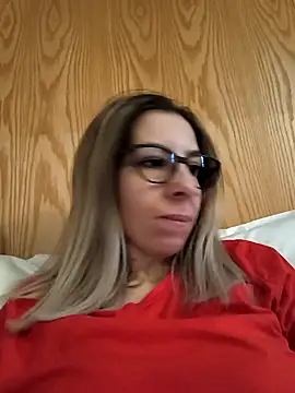 Snapshot of SukyGirl chatting on 01/09/25, 12:41 SukyGirl online show from 01/09/25, 12:41