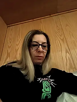 Snapshot of SukyGirl chatting on 01/10/25, 08:29 SukyGirl online show from 01/10/25, 08:29