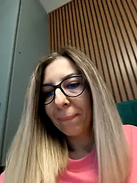 Snapshot of SukyGirl chatting on 01/13/25, 11:27 SukyGirl online show from 01/13/25, 11:27