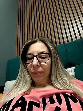 Snapshot of SukyGirl chatting on 01/14/25, 02:29 SukyGirl online show from 01/14/25, 02:29