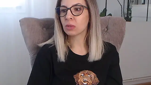 Snapshot of SukyGirl chatting on 01/16/25, 09:27 SukyGirl online show from 01/16/25, 09:27