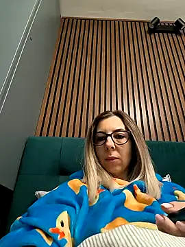 Snapshot of SukyGirl chatting on 01/17/25, 12:31 SukyGirl online show from 01/17/25, 12:31