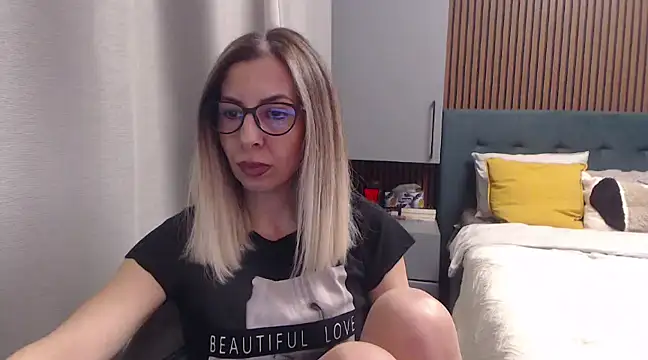 Snapshot of SukyGirl chatting on 01/18/25, 07:58 SukyGirl online show from 01/18/25, 07:58