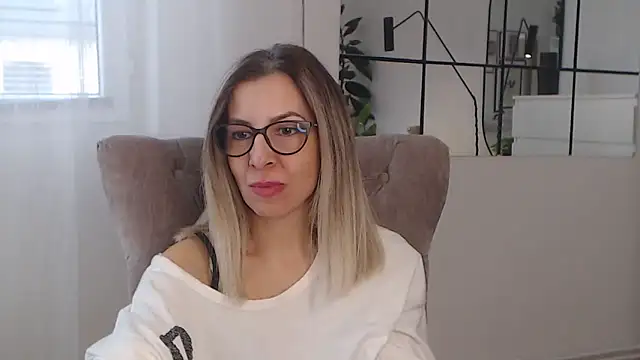 Snapshot of SukyGirl chatting on 01/22/25, 12:17 SukyGirl online show from 01/22/25, 12:17