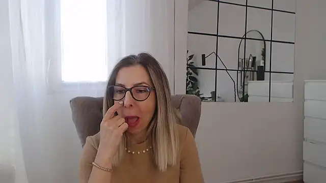 Snapshot of SukyGirl chatting on 01/23/25, 10:32 SukyGirl online show from 01/23/25, 10:32