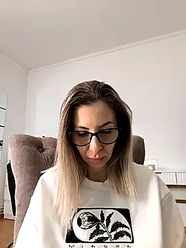 Snapshot of SukyGirl chatting on 01/25/25, 12:05 SukyGirl online show from 01/25/25, 12:05