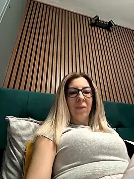 Snapshot of SukyGirl chatting on 01/27/25, 04:30 SukyGirl online show from 01/27/25, 04:30