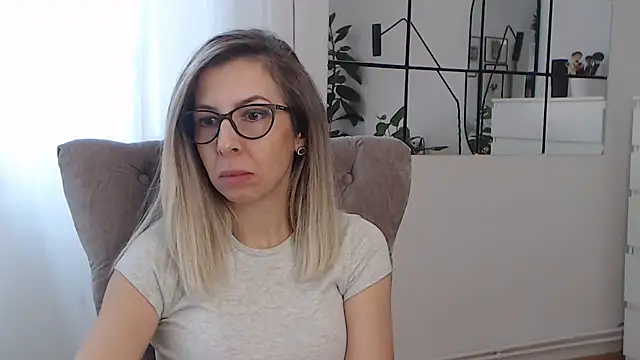 Snapshot of SukyGirl chatting on 01/27/25, 07:35 SukyGirl online show from 01/27/25, 07:35