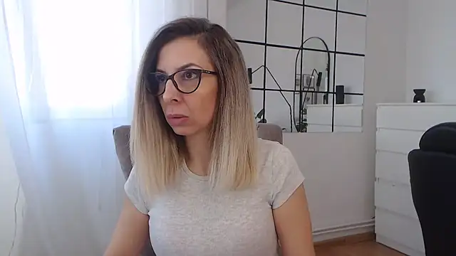 Snapshot of SukyGirl chatting on 01/27/25, 10:38 SukyGirl online show from 01/27/25, 10:38