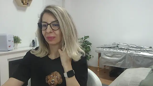 Snapshot of SukyGirl chatting on 02/15/25, 09:16 SukyGirl online show from 02/15/25, 09:16