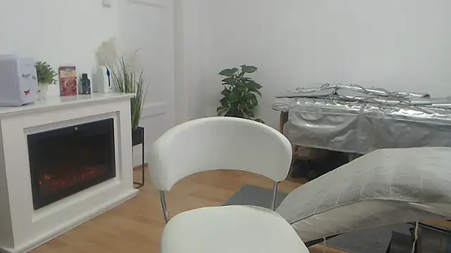 Snapshot of SukyGirl chatting on 02/20/25, 09:00 SukyGirl online show from 02/20/25, 09:00